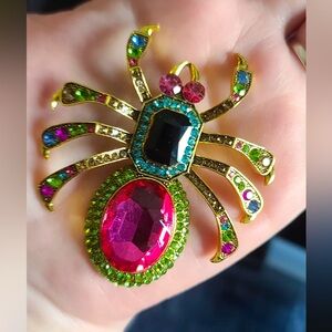 NEW OVERSIZE SPARKLING SPIDER BROOCH 3” X 3”